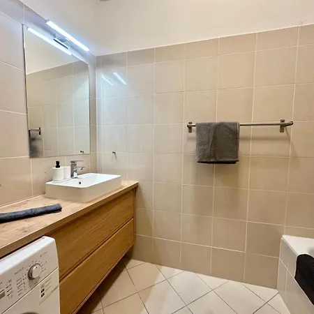Gozsdu I Freeparking Apartmán