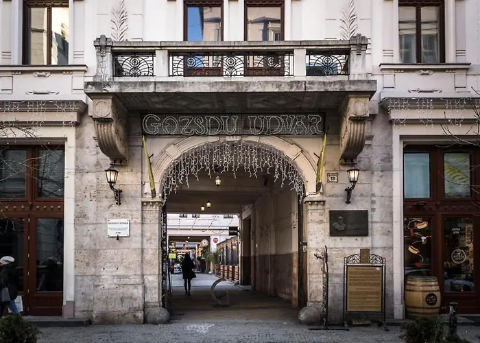 Gozsdu Ii Free Parking Budapest